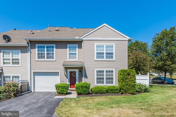 44 COURTYARD DR, Carlisle, PA 17013