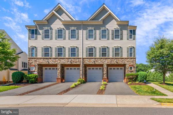 2828 CHINKAPIN OAK LN, Woodbridge, VA 22191