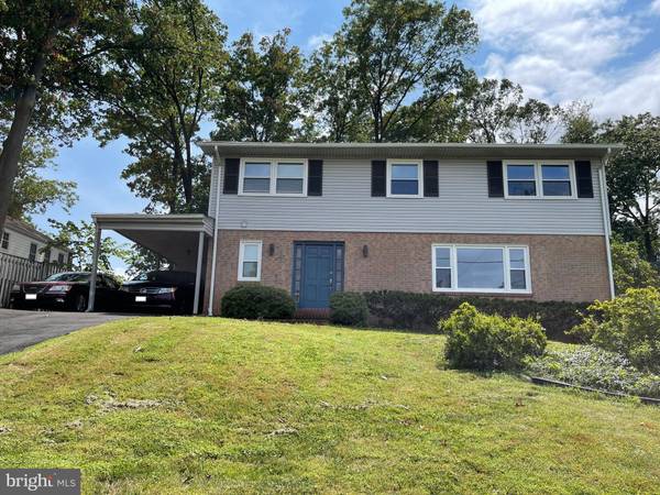 8604 TUCKERMAN LN, Potomac, MD 20854