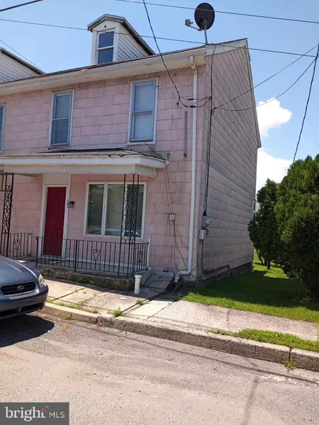 27 MAIN ST, Middleport, PA 17953