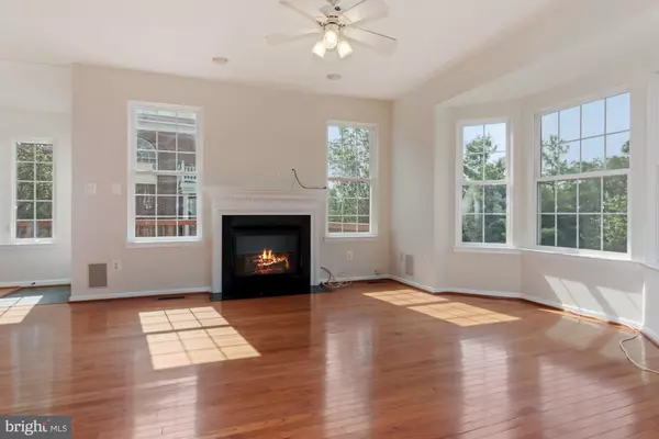 Chantilly, VA 20152,25927 KIRKWOOD SQ