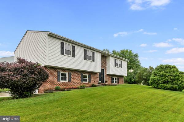 2511 GRANDVIEW RD, Hanover, PA 17331