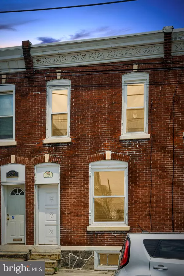 3885 MANOR ST, Philadelphia, PA 19128