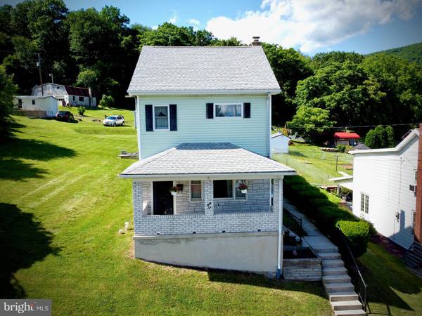 32 BEAVER ST, Lehighton, PA 18235