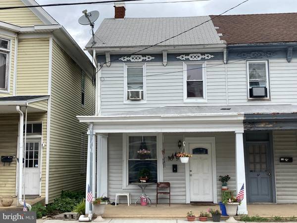 69 W MAIN ST, Dallastown, PA 17313