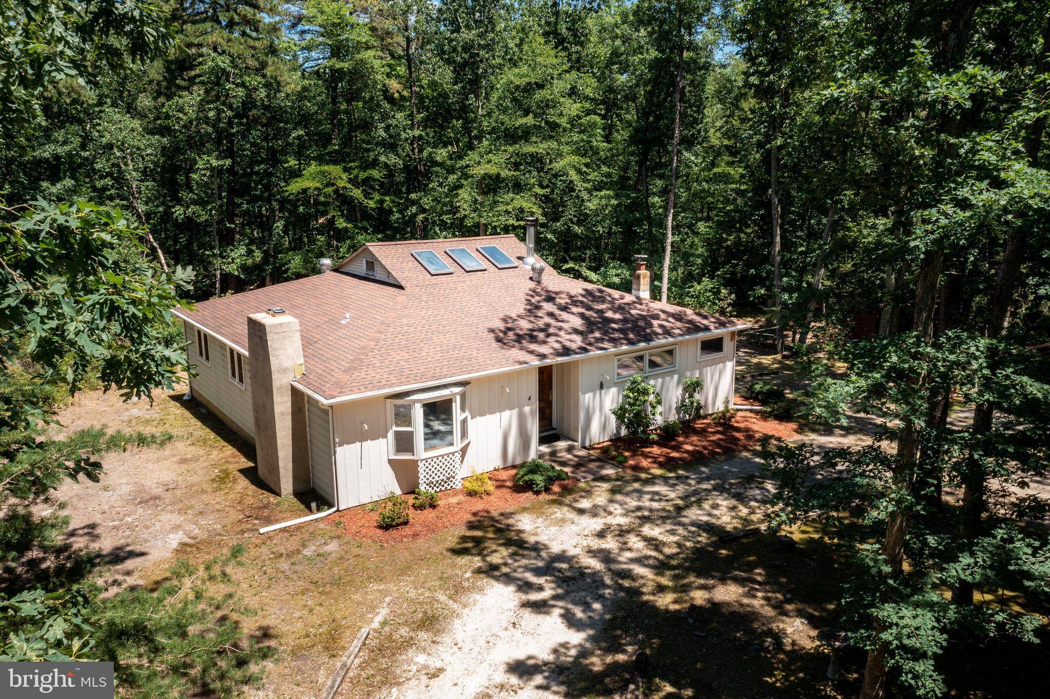 4 PINE DR, Southampton, NJ 08088