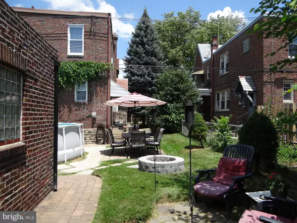 Philadelphia, PA 19152,2218 RHAWN ST