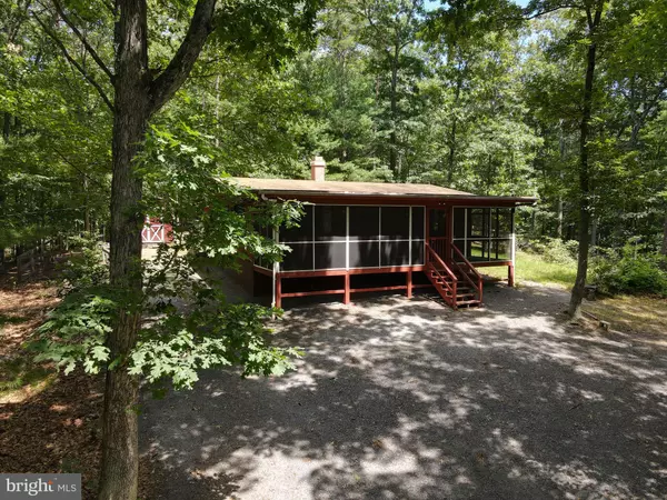 Great Cacapon, WV 25422,194 VIEW LN