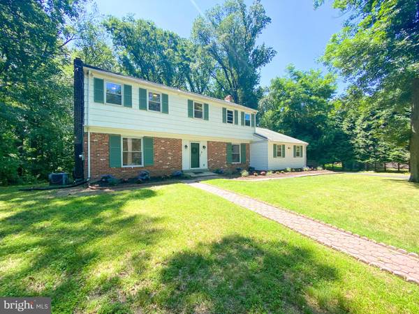 8 CYPRESS LN, Berwyn, PA 19312