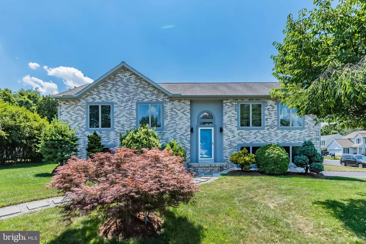 Mechanicsburg, PA 17050,21 MONARCH LN