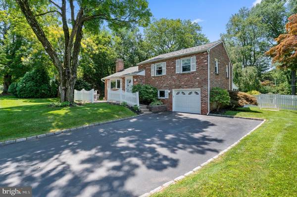 308 N FAIRFIELD RD, Devon, PA 19333