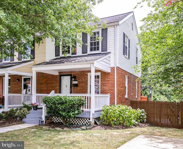 2711 ALBEMARLE DR, Alexandria, VA 22303