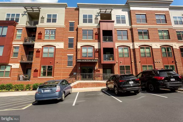 Fairfax, VA 22030,3985 NORTON PL #403