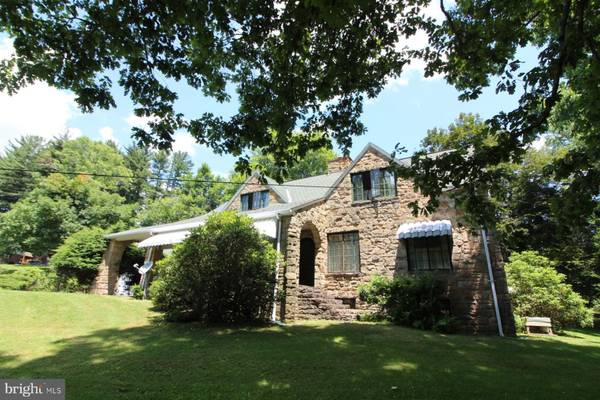 339 PAW PAW CREEK RD, Fairview, WV 26570