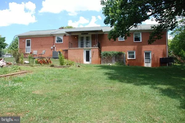 Culpeper, VA 22701,847 THIRD ST