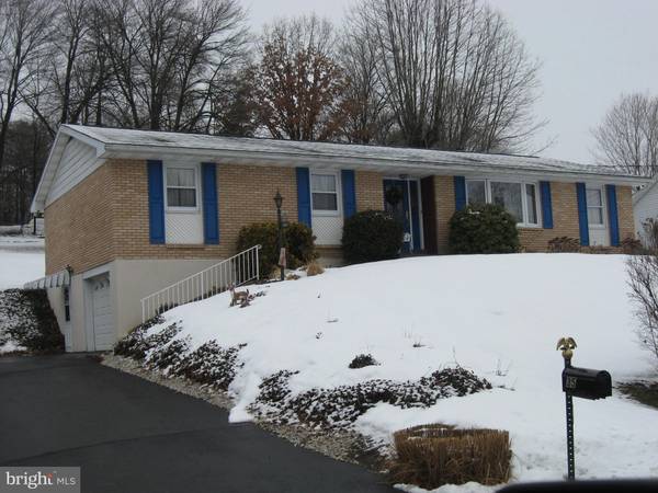 35 BRYN MAWR AVE, Pottsville, PA 17901