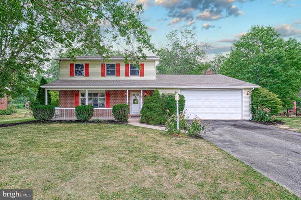 23 OAK LANE DR, Carlisle, PA 17015