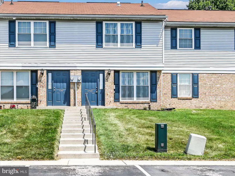 1739 LONG DR #235, York, PA 17406