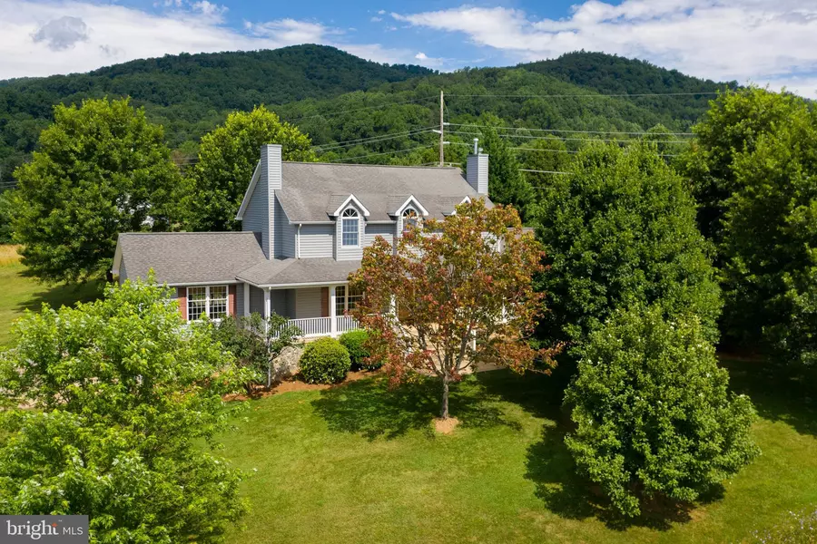 30 RED OAK VIEW LN, Sperryville, VA 22740