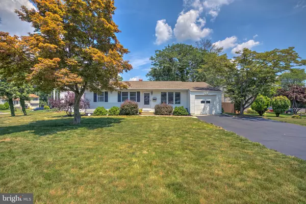 Hamilton Township, NJ 08619,2 HOLLYHOCK WAY