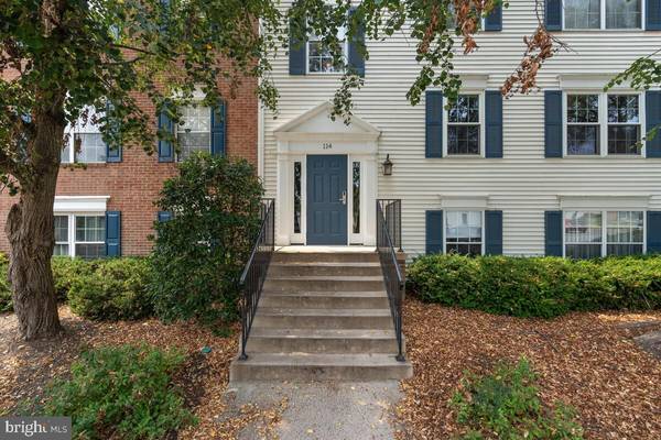 114 PROSPERITY AVE SE #D, Leesburg, VA 20175