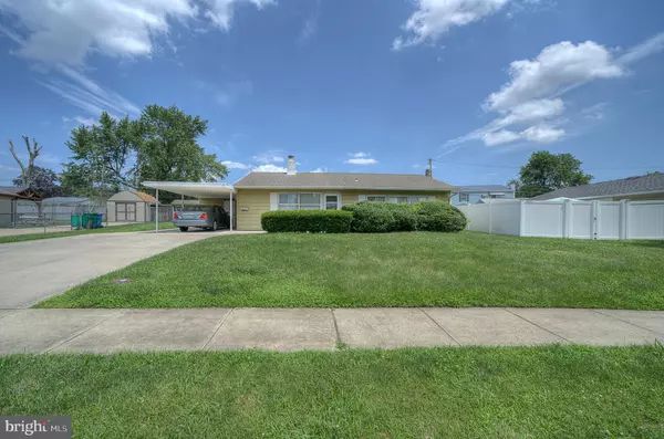 Levittown, PA 19055,24 DAHLIA LN