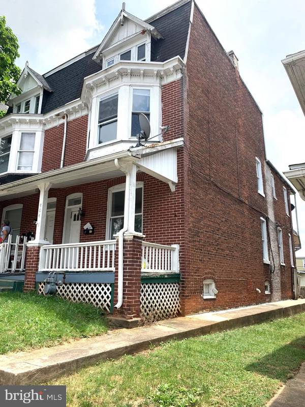 York, PA 17401,906 W LOCUST ST