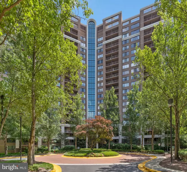 10101 GROSVENOR PL #1006, Rockville, MD 20852