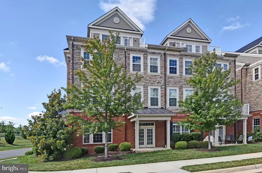 42622 HARDAGE TER, Ashburn, VA 20148