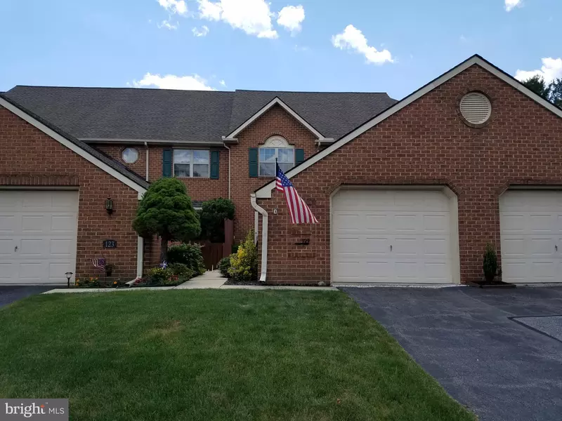 121 PINE BRIDGE LN, Lancaster, PA 17603