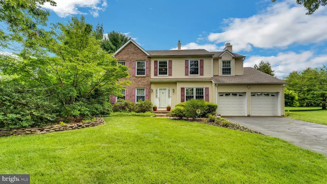 9 BOLTON CIR, Newtown, PA 18940