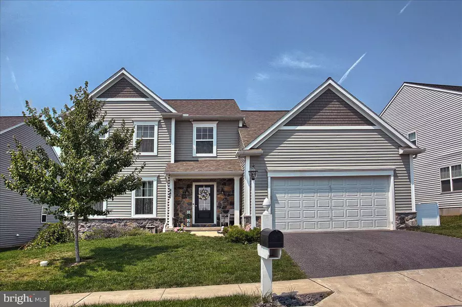 842 NORTHERN SPY DR, Mechanicsburg, PA 17055