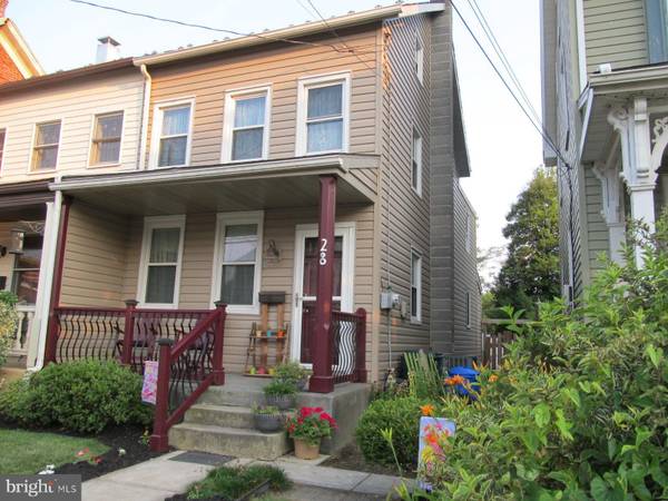 28 W MAIN ST, Mountville, PA 17554