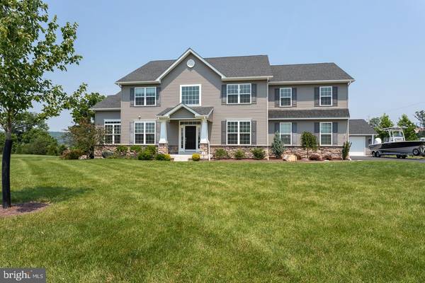 2 MOUNTAIN VIEW LN, Schwenksville, PA 19473