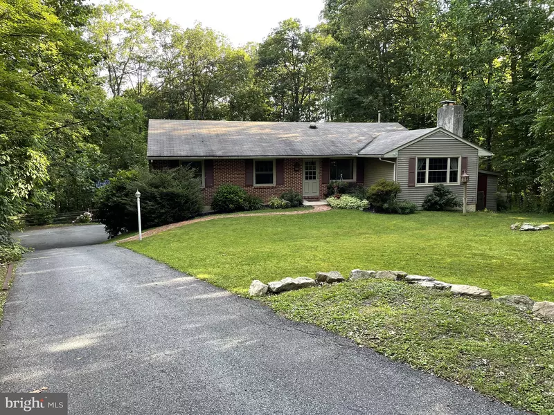 421 SHIRKTOWN RD, Narvon, PA 17555