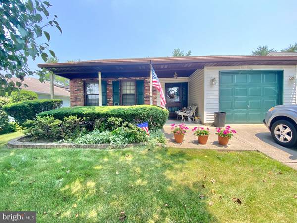 34 LAKE VIEW TER, Columbus, NJ 08022