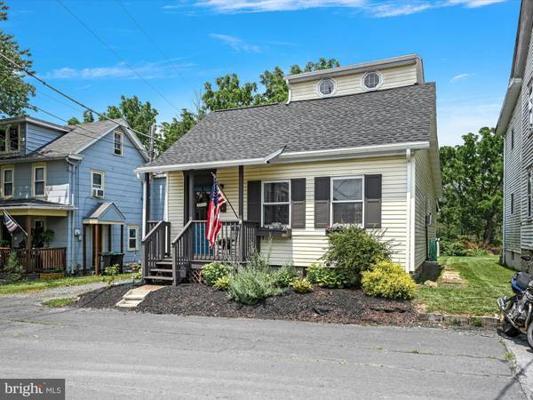 226 W TAMMANY ST, Orwigsburg, PA 17961