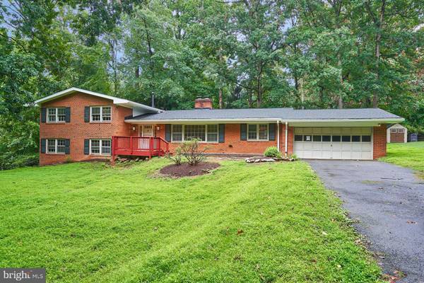 2425 HUNTER MILL RD, Vienna, VA 22181