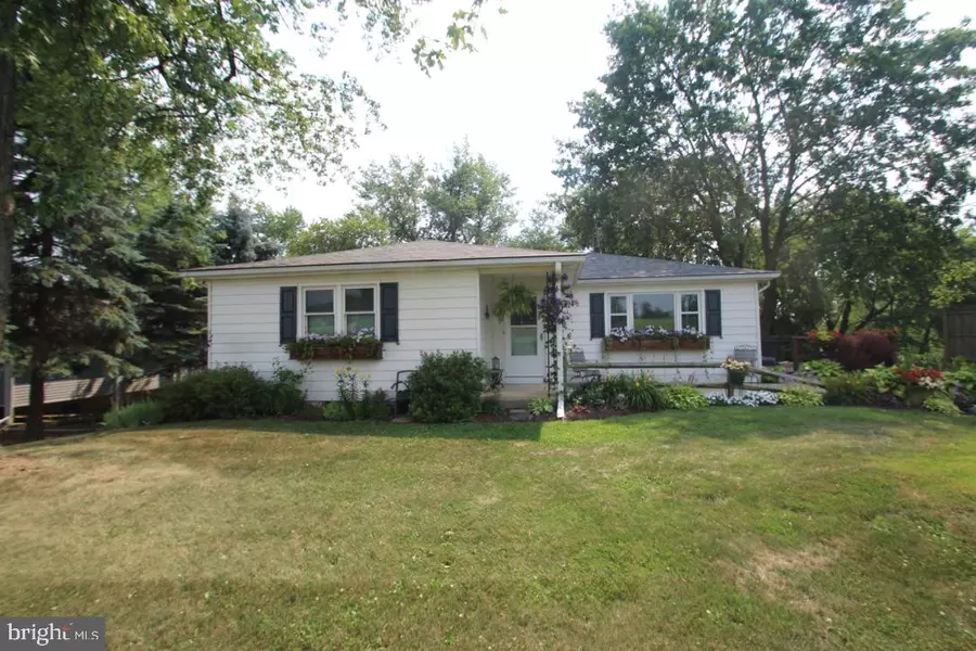 80 N COLEBROOK RD, Manheim, PA 17545