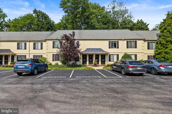 Devon, PA 19333,411 W CONESTOGA RD #8