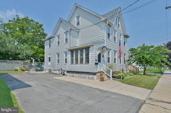 124 N FAIRVIEW ST, Riverside, NJ 08075