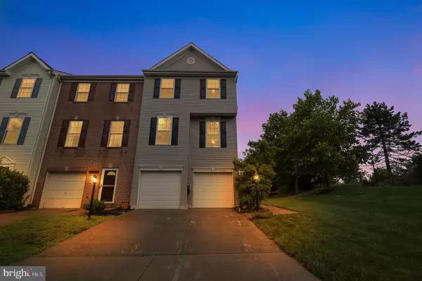 43198 LAWNSBERRY SQ, Ashburn, VA 20147