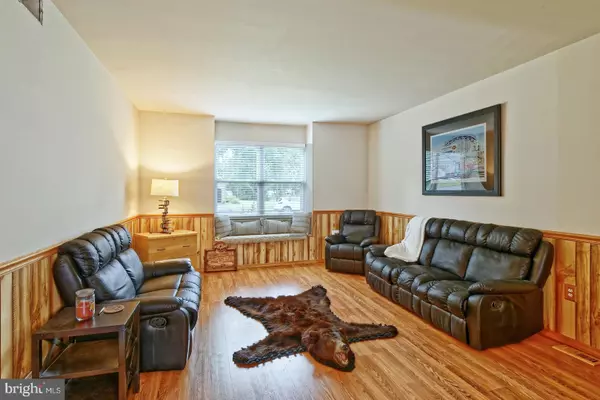 Millville, NJ 08332,431 VAL LN