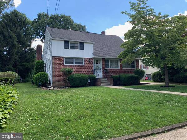 218 S MAPLE AVE, Maple Shade, NJ 08052