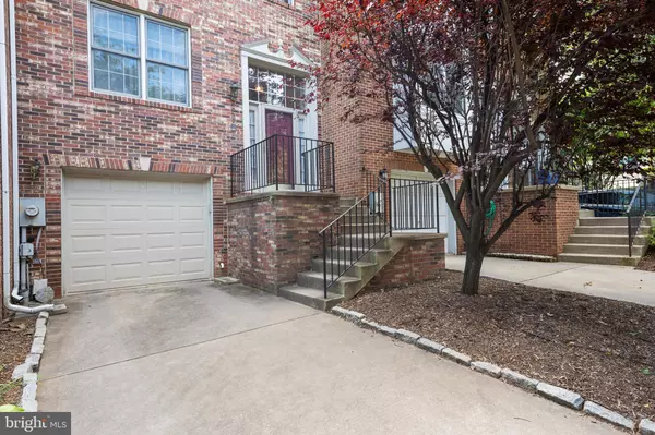 Gaithersburg, MD 20879,29 CARRIAGE WALK CT