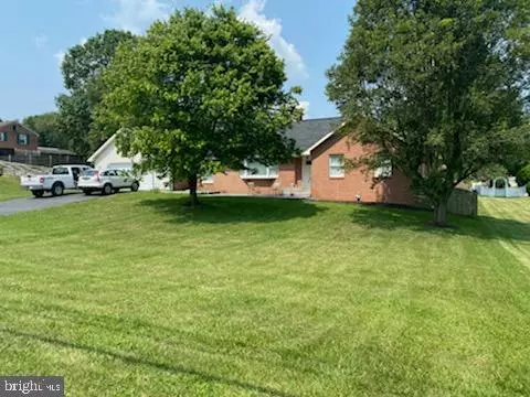 2404 WINCHESTER AVE, Martinsburg, WV 25405