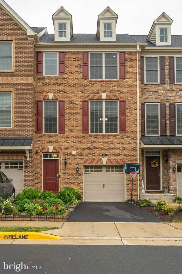 42624 LISBURN CHASE TER, Chantilly, VA 20152