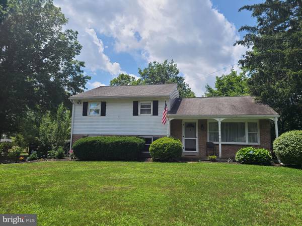 1464 VIRMAY DR, Gilbertsville, PA 19525