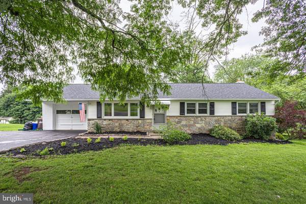 226 W SCHWENK MILL RD, Perkasie, PA 18944