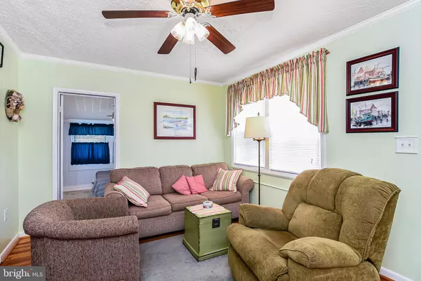 Colonial Beach, VA 22443,215 HAMILTON